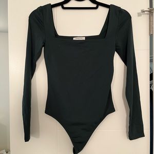 ARITZIA Babaton Forest Green Long-sleeve Bodysuit S